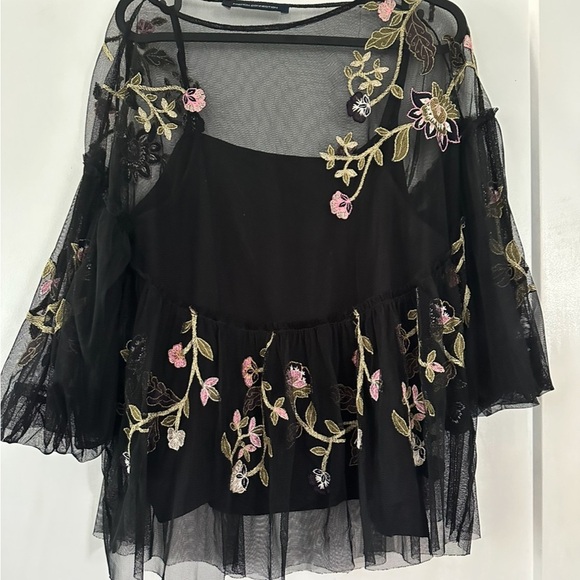 Etta Embroidered Mesh Top - Picture 2 of 2